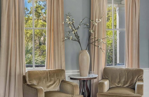 The Old Commons House | Exclusive Access to Circa 1785 Hotel w Water Views