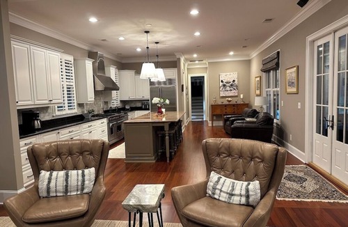 Charleston House | Executive 4 Bedroom 3.5 Bath House in charming Charleston
