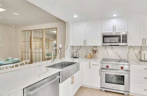 Fairway Village House | Executive Golf Retreat | Chef’s Kitchen & Lanai | Saddlebrook Resort Home w/Optional Amenities