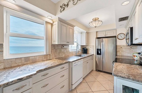 Venice Condo | Expansive Gulf Views from Balcony | San Marco on Venice with Private Beach | Heated Pool | King Bed