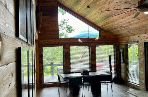 Gatlinburg House | Experience luxury at Smoky Mountain Hideaway, just 5 miles from downtown Gatlinburg