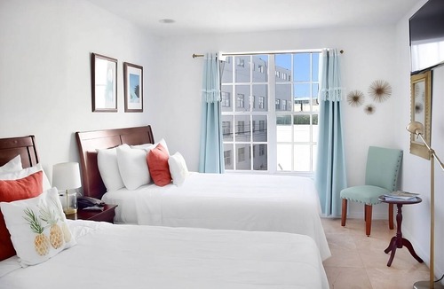 Flamingo/Lummus Hotel | Experience Miami Beach Like Never Before! Short Walk to South Pointe Park