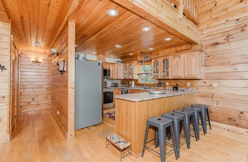 Whittier Cabin | Experience the charm of Wally's Kabin