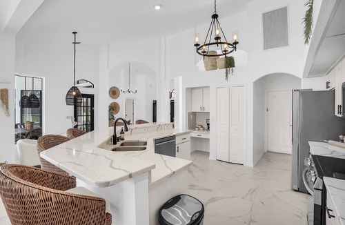Port Charlotte House | Exquisite 4BR Villa - Heated Pool & Spa - Near Beach, Port Charlotte