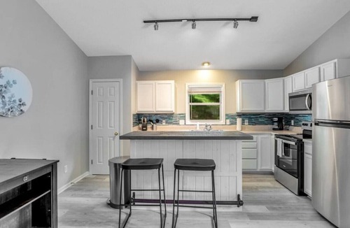 Royal Pines Villa | Fab South Asheville Townhome Hot Tub Pet Friendly