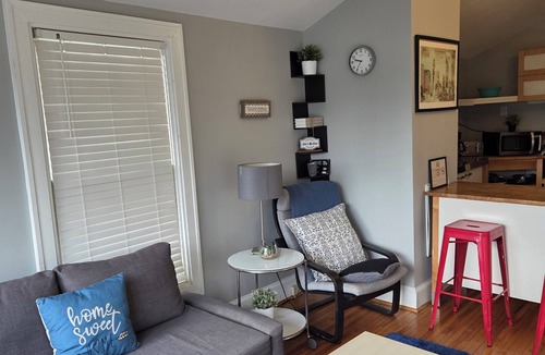Biddleville Cottage | Fabulous 2-bedroom cottage in Charlotte. Pet friendly and high speed internet!