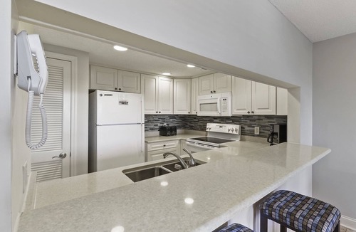 Shelter Cove Condo | Fabulous Water & Shelter Cove Harbour Views