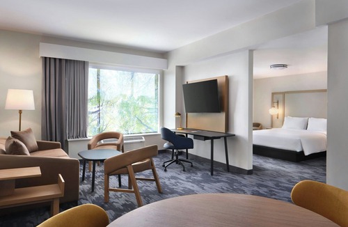 Durham Hotel | Fairfield by Marriott Inn & Suites Durham