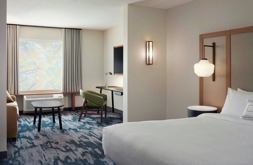 Davenport Hotel | Fairfield by Marriott Inn & Suites Davenport