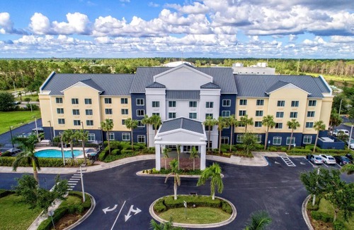 Rural Estates Hotel | Fairfield Inn and Suites by Marriott Naples