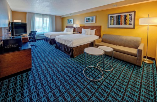 Florida Center Hotel | Fairfield Inn & Suites by Marriott Near Universal Orlando