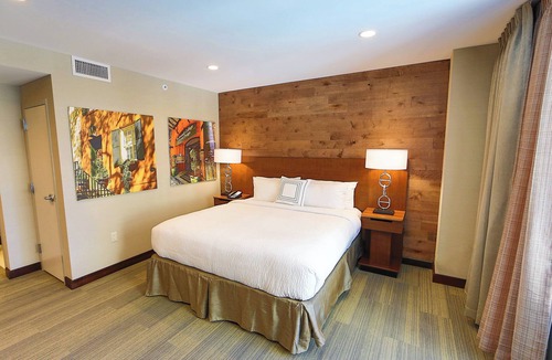 Savannah Hotel | Fairfield Inn & Suites by Marriott Savannah Midtown