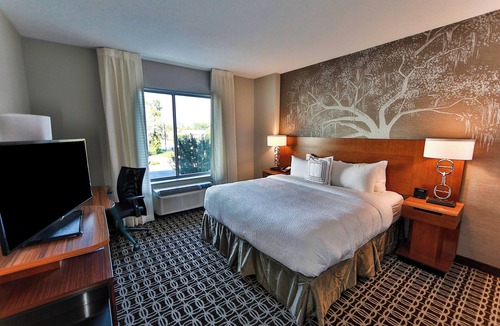 Savannah Hotel | Fairfield Inn & Suites by Marriott Savannah Midtown