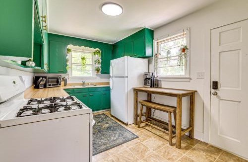 Greer House | Families Welcome, Fenced Yard: Inviting Greer Home