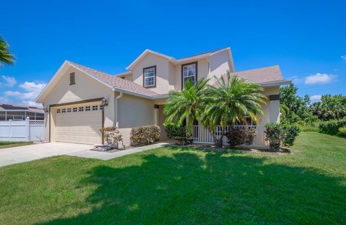 Crescent Lakes House | Family Affair Villa