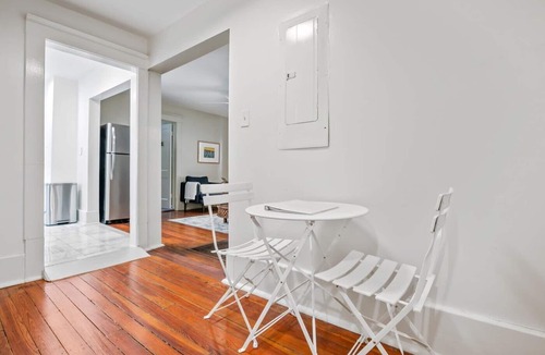 Midtown House | Family-Friendly 2APT Duplex ★ Off Street Parking ★ Historic Victorian District