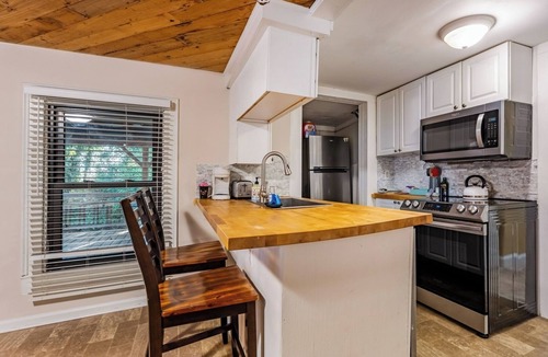 Cary House | Family Friendly 2BR Ranch w/WiFi & Parking by RTP