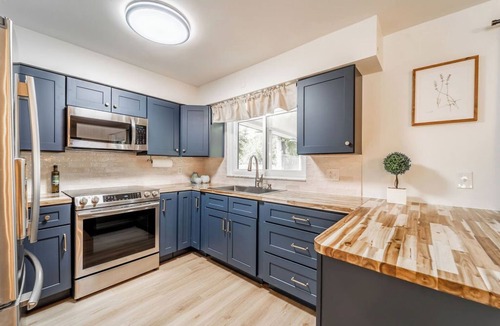 Sanford House | Family-Friendly 4BR Home Near Sanford Airport - Cozy & Convenient