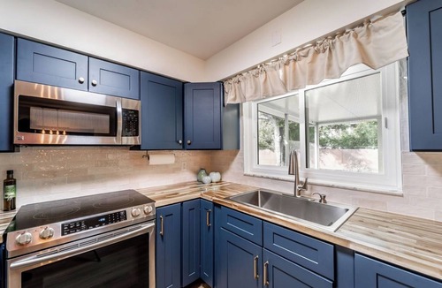Sanford House | Family-Friendly 4BR Home Near Sanford Airport - Cozy & Convenient