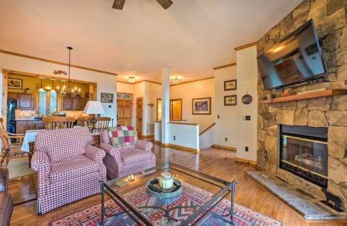 Mountain Air Condo | Family-Friendly Burnsville Condo! Gated Community