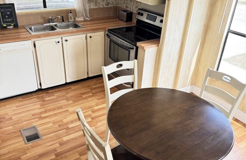 Kissimmee Cottage | Family-Friendly Cottage Near Disney with Pool, Playground & Resort Amenities