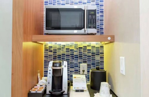 Wesley Chapel Hotel | Family-friendly! Free Breakfast and Parking, Outdoor Swimming Pool!