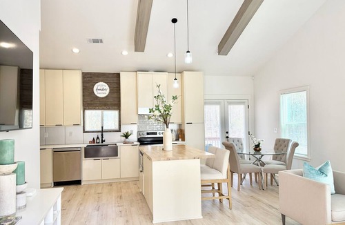 Mint Hill House | Family-Friendly Mint Hill Retreat