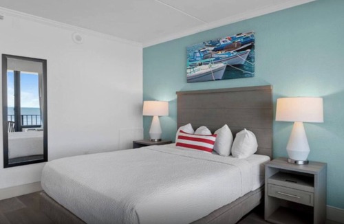 Myrtle Beach Hotel | Family-Friendly Oceanfront | Compass Cove Pools + Near Ripley’s Aquarium