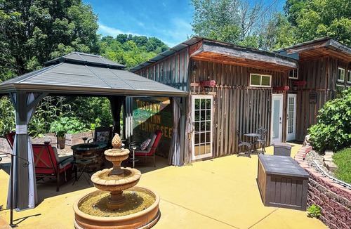 Lancaster House | Family friendly quiet getaway! The Grande @ Tuscany Inn Tennessee