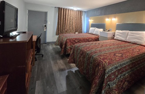 North Chesterfield Hotel | Family-Friendly Room near Science Museum of Virginia | Free Parking!