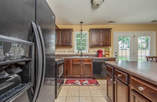 Fayetteville House | Family Friendly w/Fenced Yard and EV Charger!