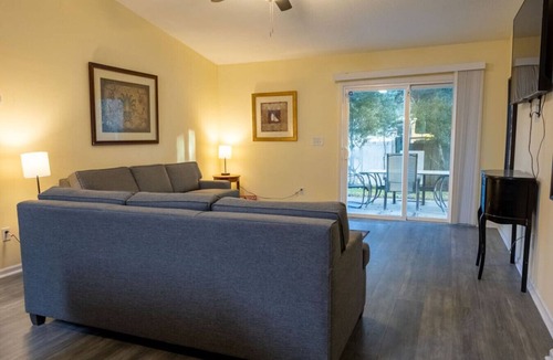 Westside House | ~Family Frolic Sleeps 14 High Chair & Extra Beds~
