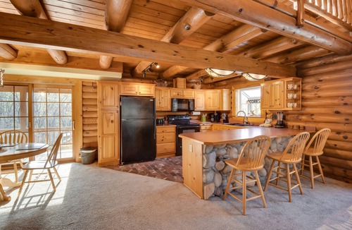 Cleveland Cabin | Family Getaway: Georgia Cabin w/Outdoor Hot Tub