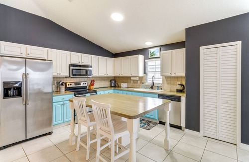 Vero Lake Estates Cottage | Family Getaway w/Backyard Oasis in Vero Beach!