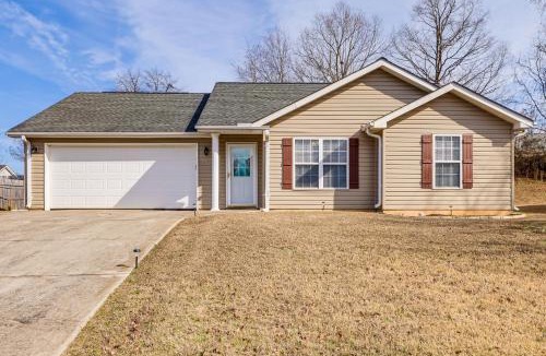 Fountain Inn House | Family Home in Fountain Inn, 2 Mi to Main St!