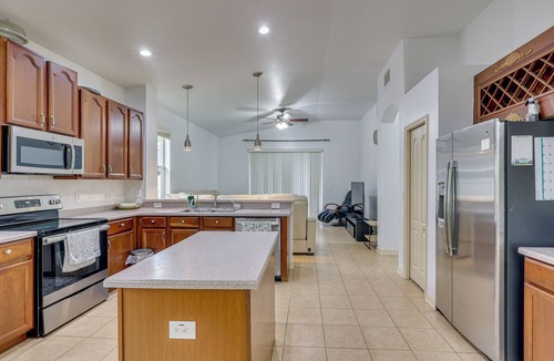 Riverview House | Family Home Near Downtown Tampa w/Community Pool!