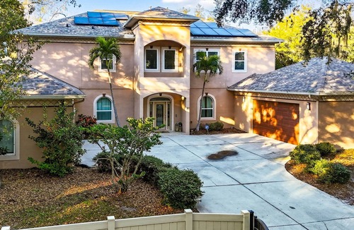 Bloomingdale House | family house 5BR Heated Pool Home in Brandon - Pool Table