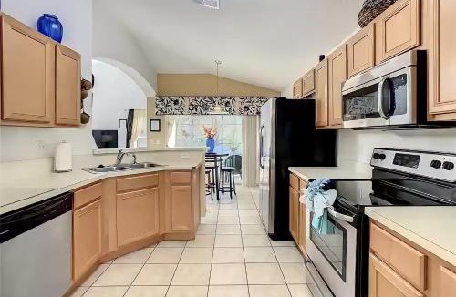 Seasons House | Family Oasis 5BR Villa with South Facing Pool and Games Room Near Disney