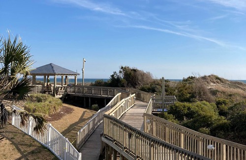 Morehead City Condo | Family resort atmosphere on beautiful Atlantic Beach, North Carolina