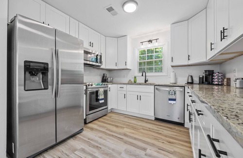 Stone Mountain House | Family retreat , 7 Bedrooms, Sleeps 18