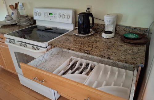 St. Cloud House | Family retreat with lake views and near Disney