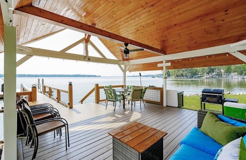 Chapin House | Family Ties Lakeside Retreat