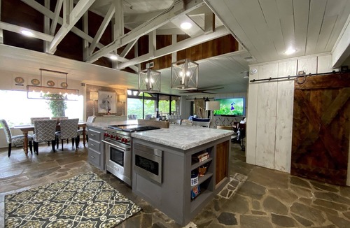 Cashiers House | Famous Whiteside Mountain View - Hot Tub, Wood Fireplace, Convenient to towns
