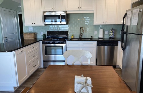 Emerald Isle House | Fantastic Oceanfront 4bd/2ba. 3 nt min Spring/Fall, up to 15% off for 7 days!