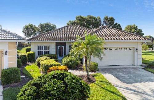 Falcons Glen House | Fantastic Weekly Rental Pool Home in Falcons Glen of Lely - Naples, Florida!