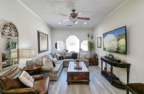 Dacula House | Farmhouse Retreat
