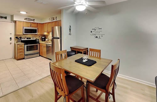 Folly Field Condo | Fiddler's Cove 10G | Private Balcony, Resort Pool!
