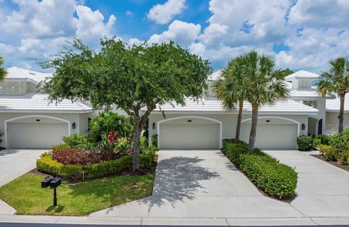 Naples House | Fiddlers Creek - Ground Floor Villa With Water View