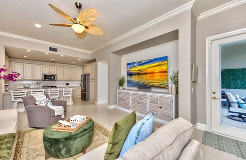 Naples Villa | Fiddlers Creek - Varenna 3 bdrm Coach home close to Marco and Downtown Naples!