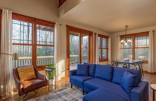 Brevard Cabin | Firefly Cabin - Dog Paradise w/Fully Fenced Yard